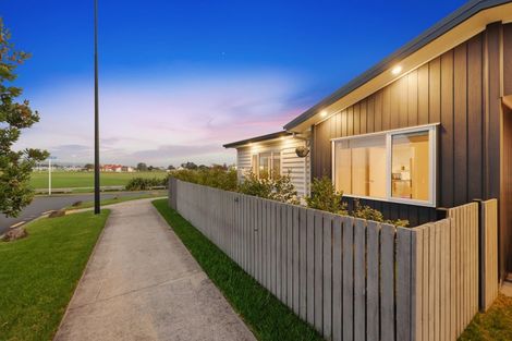 Photo of property in 2 Kutukutu Street, Takanini, 2112