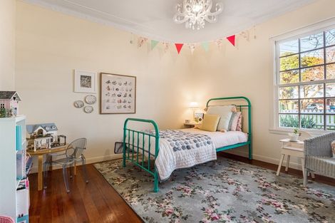 Photo of property in 120 Mellons Bay Road, Mellons Bay, Auckland, 2014