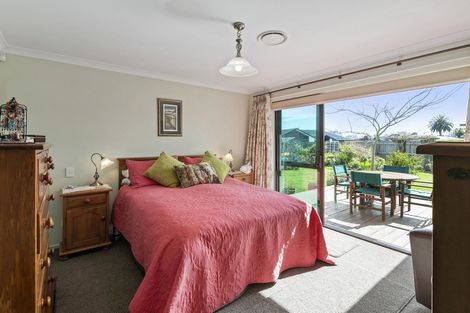 Photo of property in 10 Gladys Place, Levin, 5510