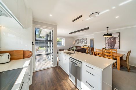 Photo of property in 117 Mawai Hakona Drive, Wallaceville, Upper Hutt, 5018