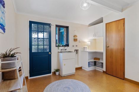 Photo of property in 17 Hind Place, Hokowhitu, Palmerston North, 4410