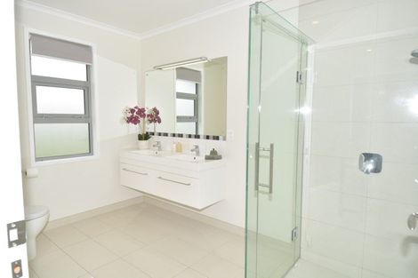 Photo of property in 4 Avalanche Place, Wanaka, 9305