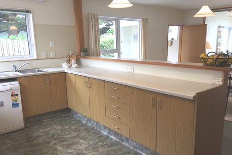 Photo of property in 13 Sunset Parade, Plimmerton, Porirua, 5026