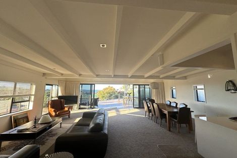 Photo of property in 8a Taumata Road, Castor Bay, Auckland, 0620