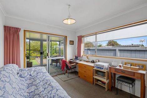 Photo of property in 6 Argyle Place, Highlands Park, New Plymouth, 4312