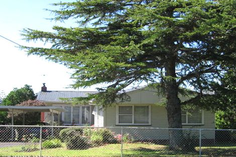 Photo of property in 4 Fowey Avenue, Te Atatu South, Auckland, 0610