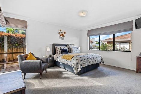 Photo of property in 2/1 Bluefin Way, West Harbour, Auckland, 0618