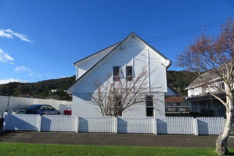 Photo of property in 6a Flock Grove, Fairfield, Lower Hutt, 5011