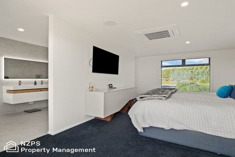 Photo of property in 49 Highgrove, Saint Clair, Dunedin, 9012