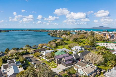 Photo of property in 9a Kowhai Street, Tawa, Wellington, 5028