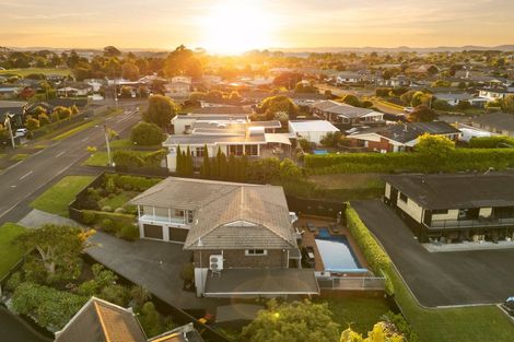 Photo of property in 72 Saint Andrews Terrace, St Andrews, Hamilton, 3200