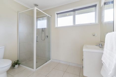 Photo of property in 100 Estuary View, Whangamata, 3620