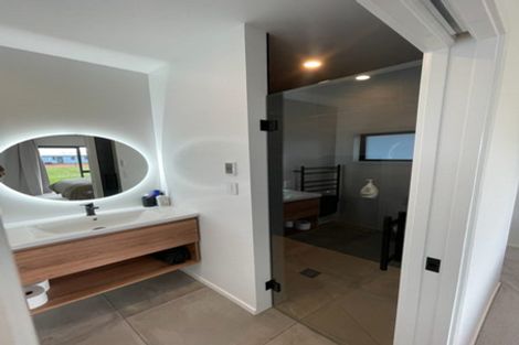 Photo of property in 31 Regent Street, Martinborough, 5711