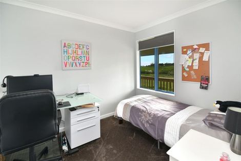 Photo of property in 141 Mangakura Road, Helensville, 0875