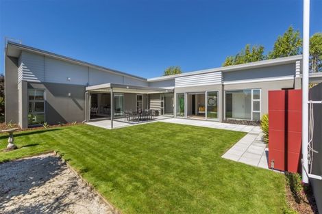 Photo of property in 302b Gardiners Road, Harewood, Christchurch, 8051