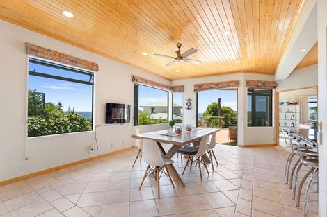 Photo of property in 221 Paku Drive, Tairua, 3508