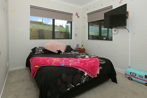 Photo of property in 10 Blewitt Court, Swanson, Auckland, 0614