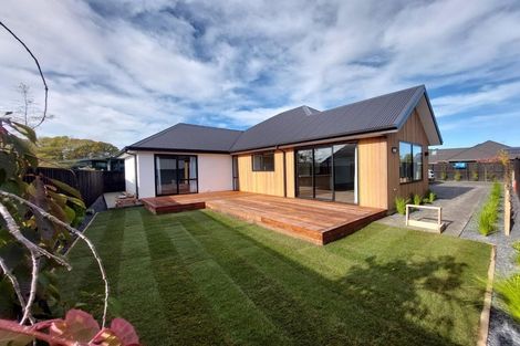 Photo of property in 17 Quarters Place, Halswell, Christchurch, 8025