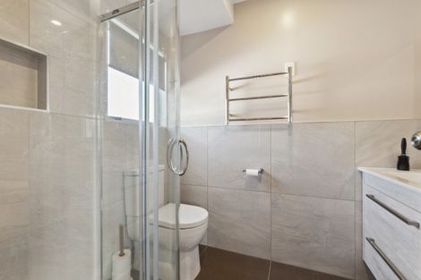 Photo of property in 2/18 Hanover Place, Pahurehure, Papakura, 2113