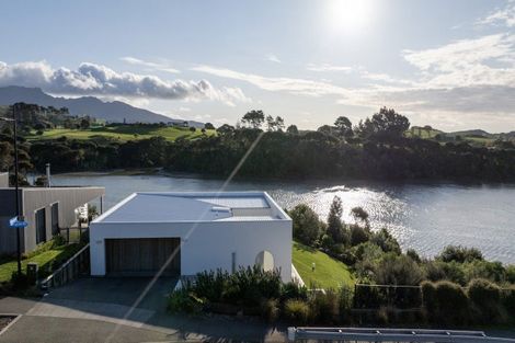 Photo of property in 16 Rangitahi Road, Raglan, 3225