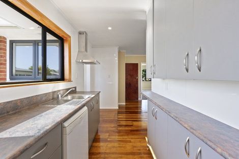 Photo of property in 63 Kashmir Avenue, Clouston Park, Upper Hutt, 5018