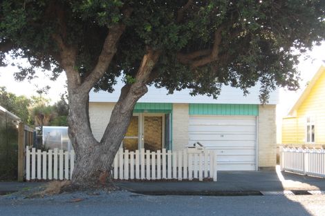 Photo of property in 54b Oroua Street, Eastbourne, Lower Hutt, 5013
