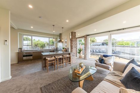 Photo of property in 171 Breezes Road, Aranui, Christchurch, 8061