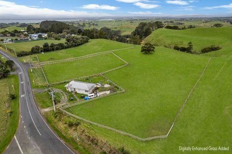 Photo of property in 2590 Awhitu Road, Awhitu, 2684