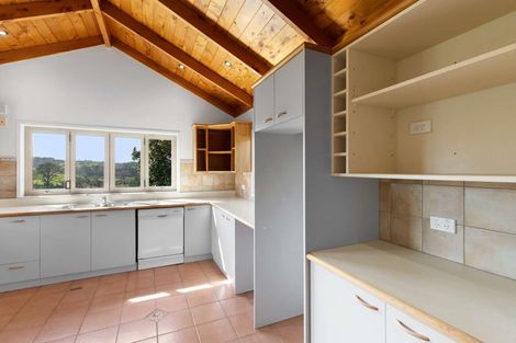 Photo of property in 1175 South Head Road, South Head, Helensville, 0874