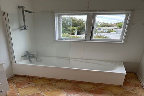 Photo of property in 155 Glenfield Road, Hillcrest, Auckland, 0626