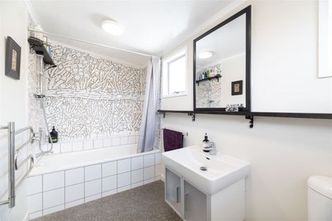 Photo of property in 150 Glengarry Road, Glen Eden, Auckland, 0602