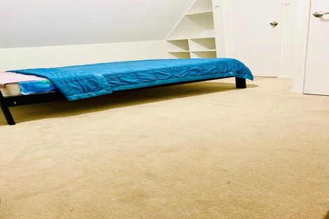 Photo of property in 2 Caspian Close, New Lynn, Auckland, 0600