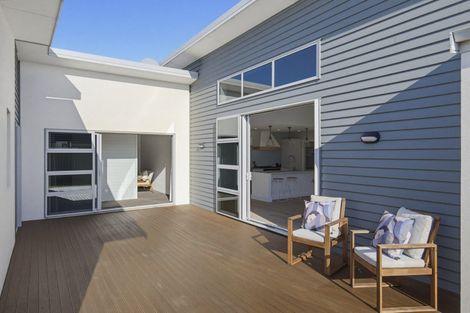Photo of property in 9 Taranui Way, Paraparaumu Beach, Paraparaumu, 5032