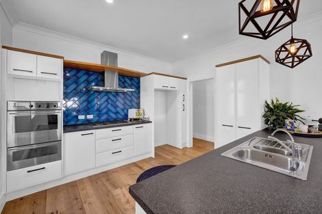 Photo of property in 84 Regan Street, Stratford, 4332