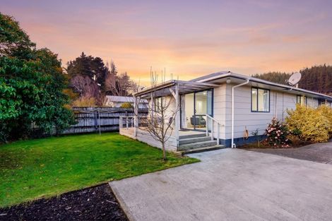Photo of property in 2/7 Norana Road, Maoribank, Upper Hutt, 5018
