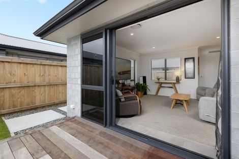 Photo of property in 204 Te Okuroa Drive, Papamoa, 3118