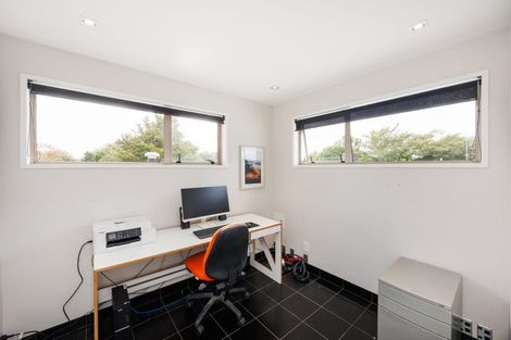 Photo of property in 25 Trent Avenue, Hokowhitu, Palmerston North, 4410