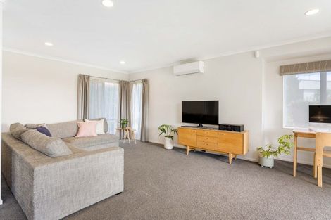 Photo of property in 11 Peregrine Place, Welcome Bay, Tauranga, 3112