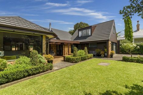 Photo of property in 9 Hinewa Road, Otumoetai, Tauranga, 3110