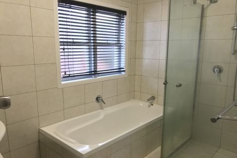 Photo of property in 12 Tiroroa Avenue, Te Atatu South, Auckland, 0610