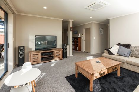 Photo of property in 5 Nobleman Place, Hamilton East, Hamilton, 3216