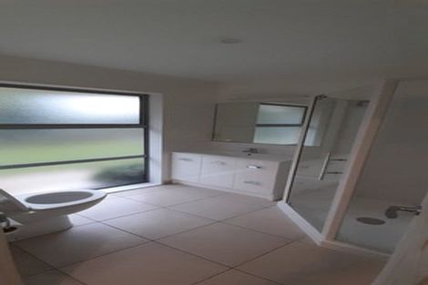 Photo of property in 4 The Oval, Hillmorton, Christchurch, 8024