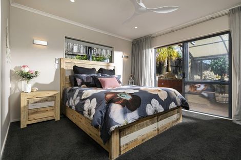 Photo of property in 51 Jadewynn Drive, Massey, Auckland, 0614