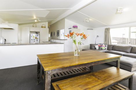 Photo of property in 21 Denarius Lane, Glendene, Auckland, 0602