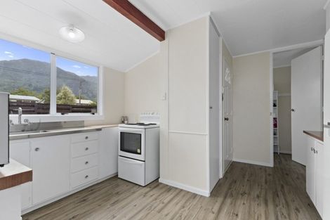 Photo of property in 35 Stirling Street, Te Aroha, 3320