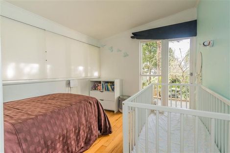 Photo of property in 45 Tane Road, Laingholm, Auckland, 0604