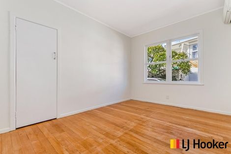Photo of property in 1 Lynmore Drive, Hillpark, Auckland, 2102