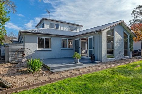 Photo of property in 16 Caulfield Place, Pukehangi, Rotorua, 3015