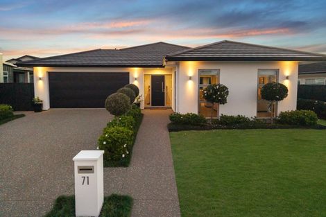 Photo of property in 71 Pohutukawa Parade, Riverhead, 0820