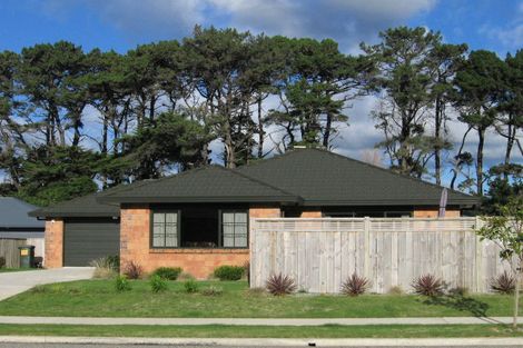 Photo of property in 136 Weggery Drive, Waikanae Beach, Waikanae, 5036